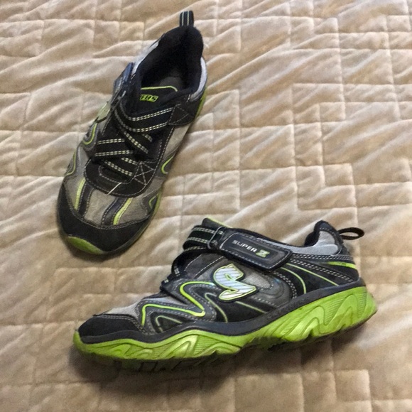 skechers velcro shoes